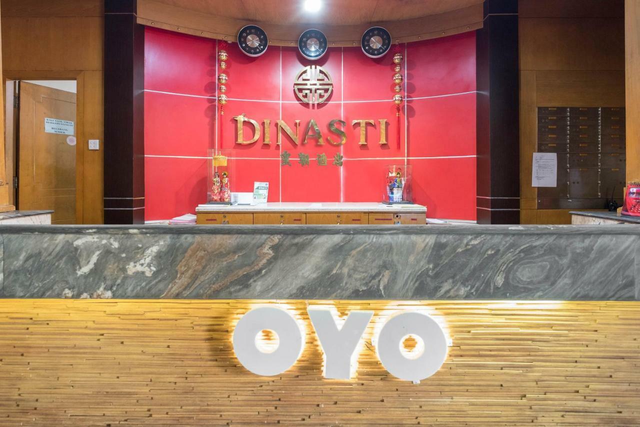 Oyo 821 ホテル ダイナスティ マカッサル エクステリア 写真